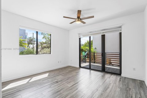 Снять в аренду кондоминиум в Майами, Флорида 2 спальни, 134.71м2, № 2047487 - фото 19