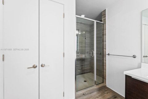 Снять в аренду кондоминиум в Майами, Флорида 2 спальни, 134.71м2, № 2047487 - фото 26