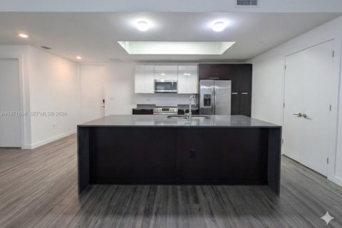 Снять в аренду кондоминиум в Майами, Флорида 2 спальни, 134.71м2, № 2047487 - фото 2