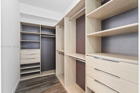 Снять в аренду кондоминиум в Майами, Флорида 2 спальни, 134.71м2, № 2047487 - фото 23