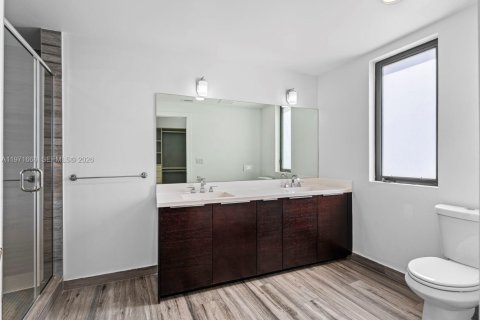 Снять в аренду кондоминиум в Майами, Флорида 2 спальни, 134.71м2, № 2047487 - фото 24