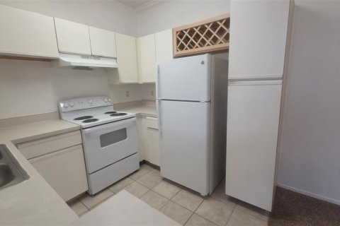 Condo in Orlando, Florida, 2 bedrooms  № 2394299 - photo 4