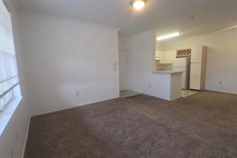 Condo in Orlando, Florida, 2 bedrooms  № 2394299 - photo 10