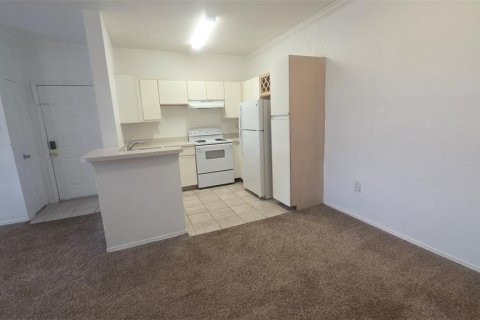 Condo in Orlando, Florida, 2 bedrooms  № 2394299 - photo 12