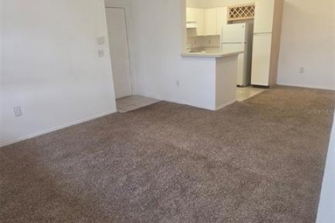 Condo in Orlando, Florida, 2 bedrooms  № 2394299 - photo 11