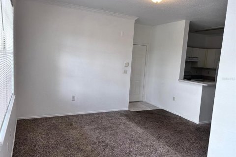 Condo in Orlando, Florida, 2 bedrooms  № 2394299 - photo 13