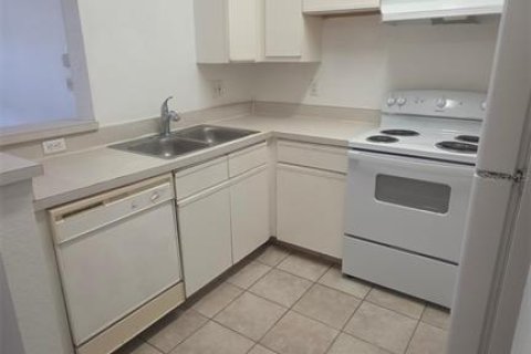 Condo in Orlando, Florida, 2 bedrooms  № 2394299 - photo 25