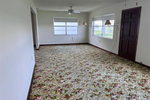 House in Lakeland, Florida 2 bedrooms, 147.34 sq.m. № 1855949 - photo 15