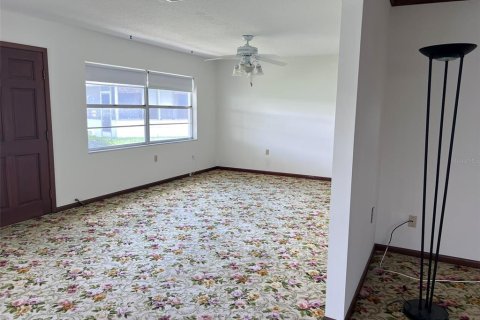House in Lakeland, Florida 2 bedrooms, 147.34 sq.m. № 1855949 - photo 16