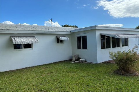 Casa en venta en Pompano Beach, Florida, 2 dormitorios, 118.54 m2 № 2081581 - foto 2
