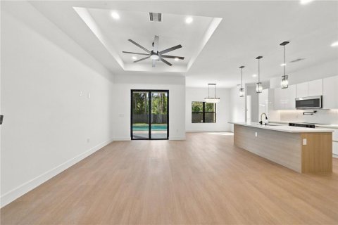Villa ou maison à vendre à North Port, Floride: 3 chambres, 161.74 m2 № 2425934 - photo 4