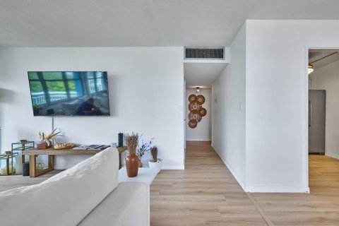 Купить кондоминиум в Помпано-Бич, Флорида 3 комнаты, 111.48м2, № 2177271 - фото 24