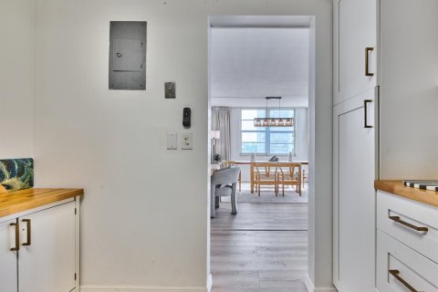 Купить кондоминиум в Помпано-Бич, Флорида 3 комнаты, 111.48м2, № 2177271 - фото 22
