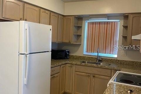 Condo in Saint Petersburg, Florida, 2 bedrooms № 2115389 - photo 5
