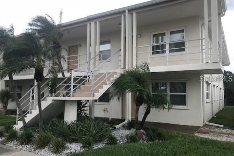 Condo in Saint Petersburg, Florida, 2 bedrooms  № 2115389