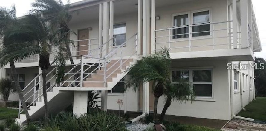 Condo in Saint Petersburg, Florida, 2 bedrooms № 2115389