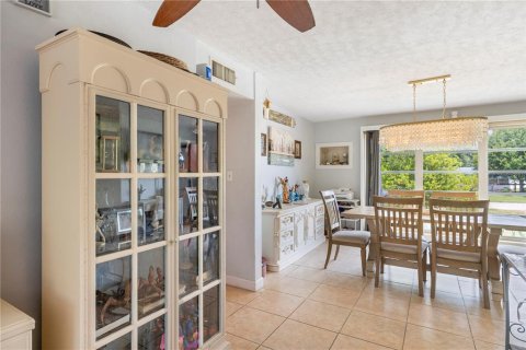 House in Vero Beach, Florida 3 bedrooms, 111.67 sq.m. № 1796825 - photo 21
