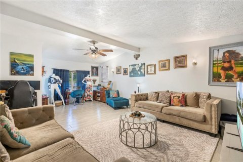 House in Vero Beach, Florida 3 bedrooms, 111.67 sq.m. № 1796825 - photo 8