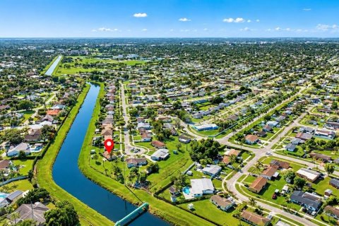 House in Miami, Florida 3 bedrooms, 111.48 sq.m. № 2364213 - photo 4