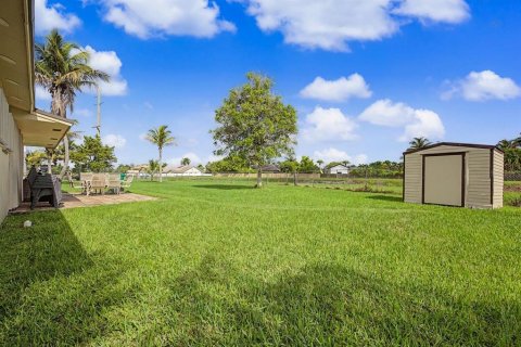 House in Miami, Florida 3 bedrooms, 111.48 sq.m. № 2364213 - photo 10