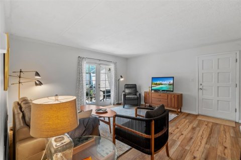 Condo in Tampa, Florida, 2 bedrooms  № 1883613 - photo 8