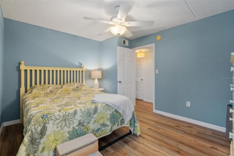 Condo in Tampa, Florida, 2 bedrooms  № 1883613 - photo 13
