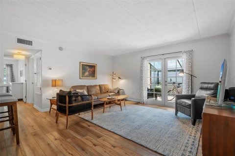 Condo in Tampa, Florida, 2 bedrooms  № 1883613 - photo 6