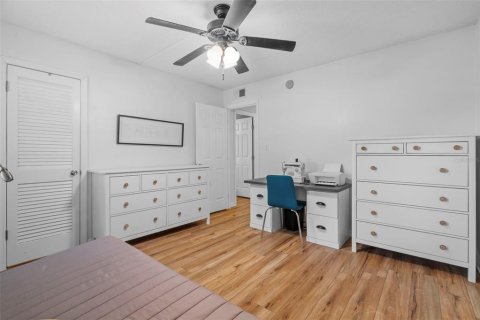 Condo in Tampa, Florida, 2 bedrooms  № 1883613 - photo 15