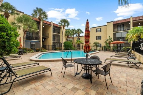 Condo in Tampa, Florida, 2 bedrooms  № 1883613 - photo 20