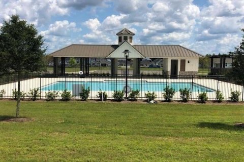 Casa en venta en Crestview, Florida, 4 dormitorios, 128.86 m2 № 561164 - foto 1
