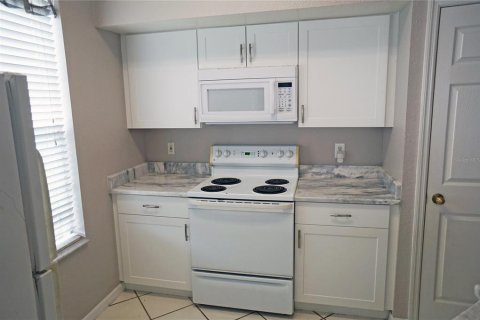 Condominio en alquiler en Tampa, Florida, 3 dormitorios, 124.95 m2 № 1878301 - foto 8