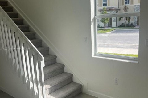 Casa en alquiler en Homestead, Florida, 3 dormitorios, 123.93 m2 № 1976058 - foto 10