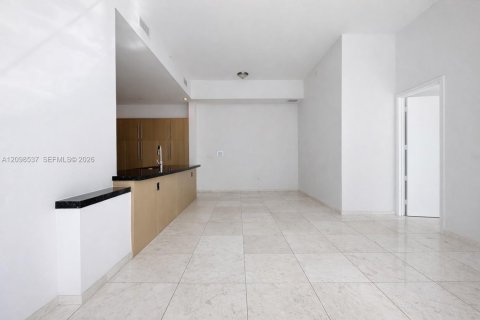 Condo in Miami, Florida, 2 bedrooms № 2393231 - photo 6