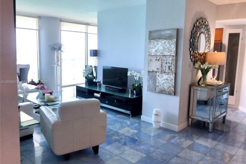 Condominio en alquiler en Miami Beach, Florida, 2 dormitorios, 129.32 m2 № 2067315 - foto 9