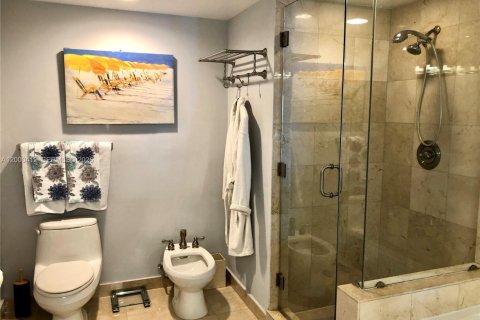 Condominio en alquiler en Miami Beach, Florida, 2 dormitorios, 129.32 m2 № 2067315 - foto 26