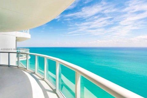 Condominio en Miami Beach, Florida, 2 dormitorios  № 2067315