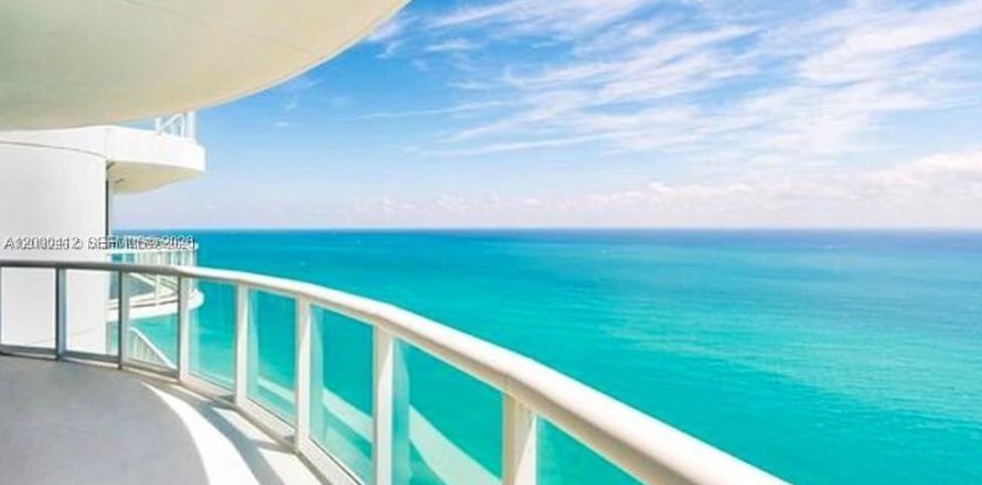 Condominio en Miami Beach, Florida, 2 dormitorios № 2067315