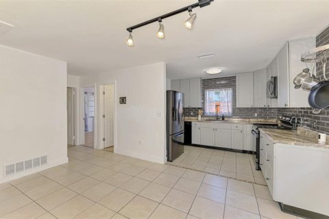 House in Venice, Florida 3 bedrooms, 135.27 sq.m. № 1856089 - photo 23