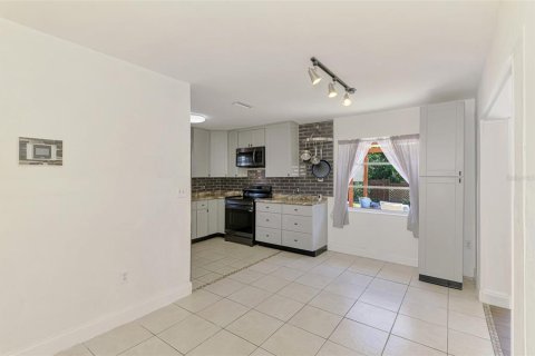 House in Venice, Florida 3 bedrooms, 135.27 sq.m. № 1856089 - photo 20