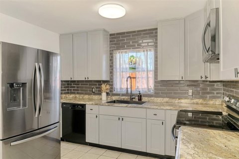 House in Venice, Florida 3 bedrooms, 135.27 sq.m. № 1856089 - photo 25