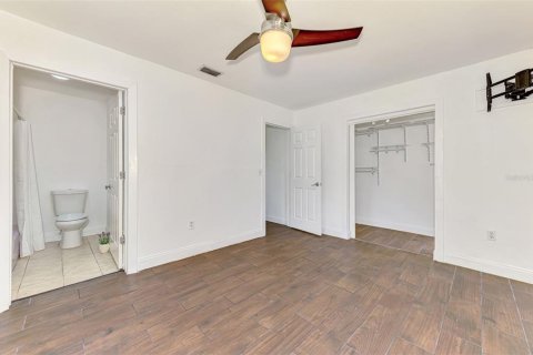 House in Venice, Florida 3 bedrooms, 135.27 sq.m. № 1856089 - photo 30