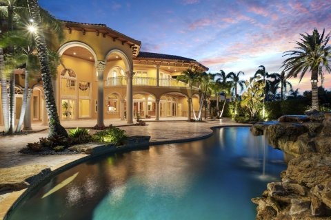 Villa ou maison à vendre à Stuart, Floride: 5 chambres, 802.03 m2 № 2406139 - photo 4
