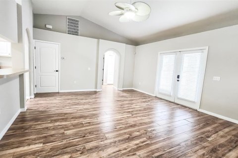 House in Lakeland, Florida 3 bedrooms, 151.99 sq.m. № 1914199 - photo 10