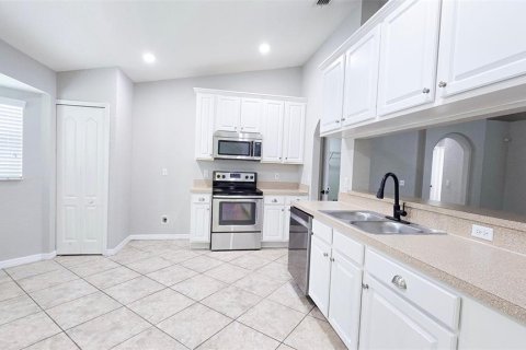 House in Lakeland, Florida 3 bedrooms, 151.99 sq.m. № 1914199 - photo 13