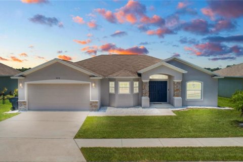 House in Lakeland, Florida 3 bedrooms, 151.99 sq.m. № 1914199 - photo 1