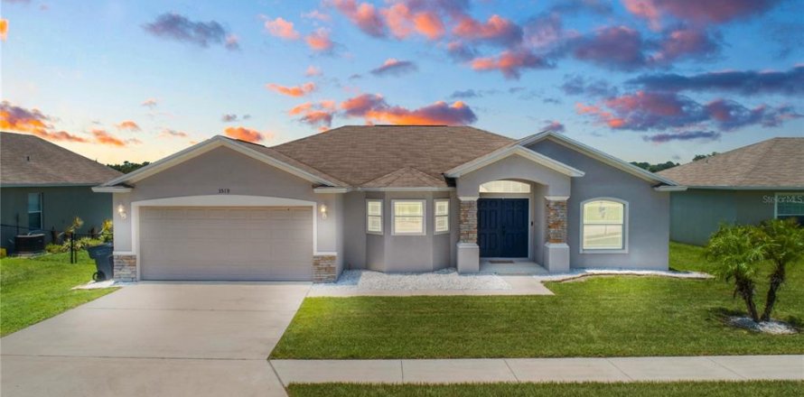 House in Lakeland, Florida 3 bedrooms, 151.99 sq.m. № 1914199