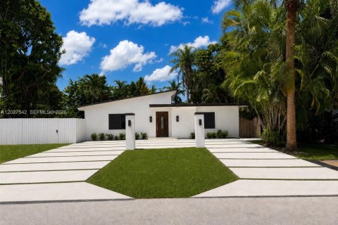 Casa en Miami, Florida 4 dormitorios, 136.85 m2 № 2188767