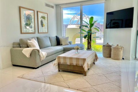 Condo in Sunny Isles Beach, Florida, 3 bedrooms № 1959892 - photo 12