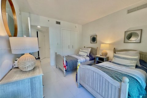 Condo in Sunny Isles Beach, Florida, 3 bedrooms № 1959892 - photo 28