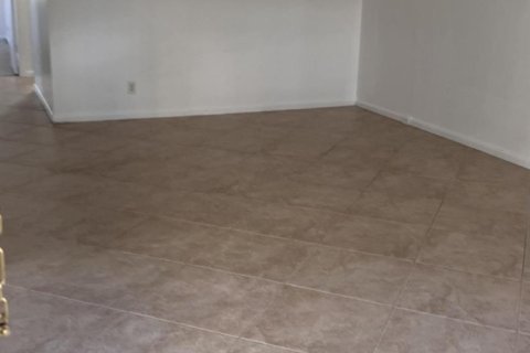 Copropriété à louer à Boca Raton, Floride: 2 chambres, 78.04 m2 № 2389551 - photo 4